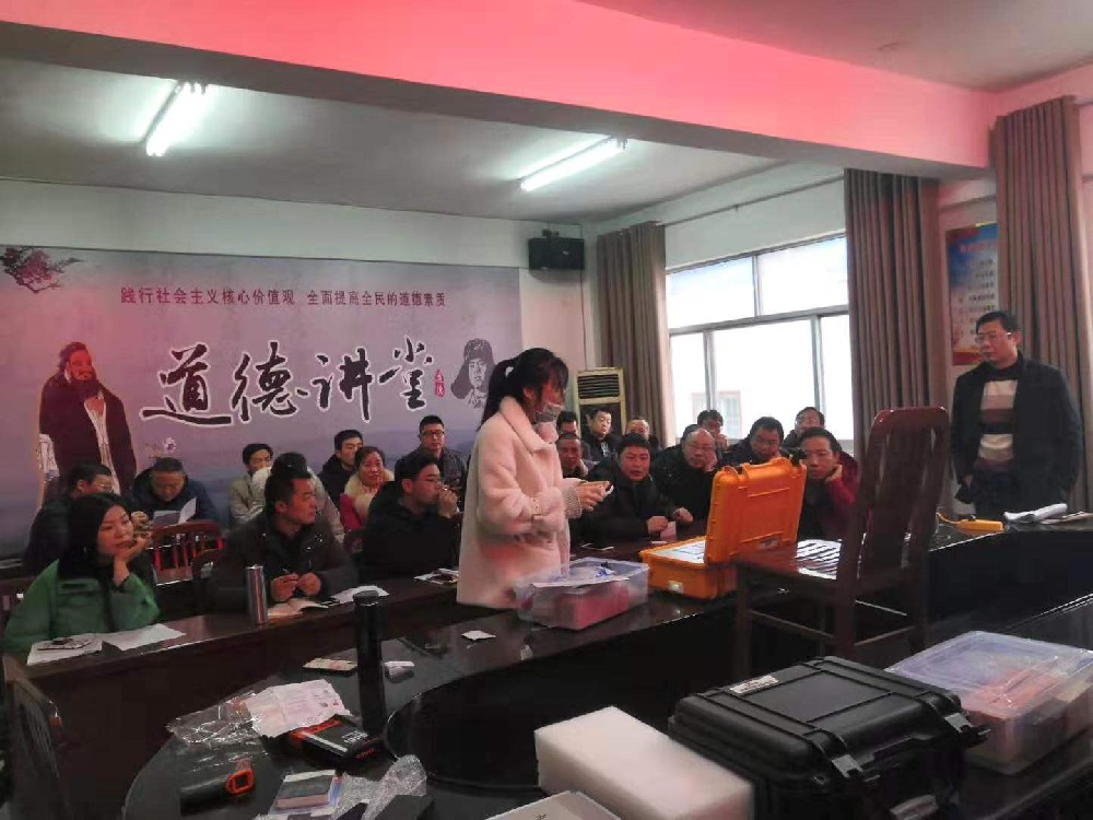 我公司吴连娟在光山县畜牧局进行动物检疫技能培训